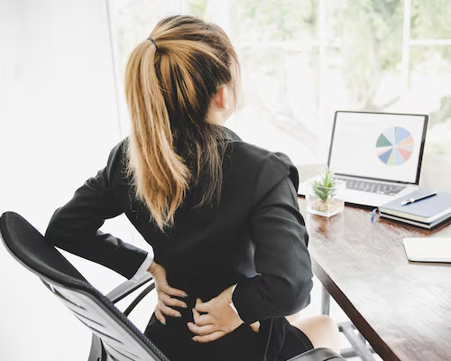 تمرینات فیزیوتراپی برای پیشگیری از کمردرد در کارمندان